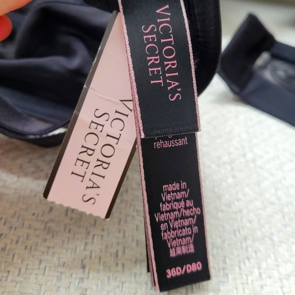 Brand new Victoria Secret Bra - Picture 2 of 4